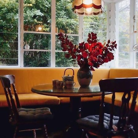 Harrys House Warburton - Peaceful Riverside Cottage In The Perfect Location Dış mekan fotoğraf