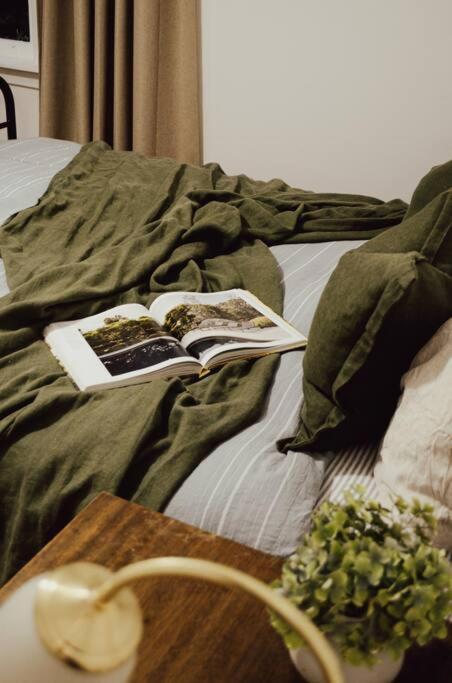 Harrys House Warburton - Peaceful Riverside Cottage In The Perfect Location Dış mekan fotoğraf